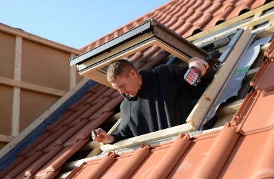 Pose de fenêtres de toit Velux à Maillères